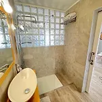 Ocean's Whisper 圣地亚哥港