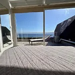 Ocean's Whisper Apartmán *